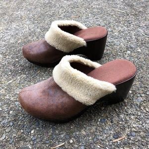 Nine West Fur Trimmed Leather Clogs -6M *like new*